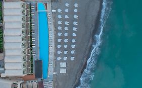 Giannoulis - Grand Bay Beach Resort (Adults Only)